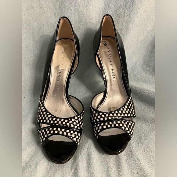 Marc Fisher Black White Pumps Stilettos Checkerboard Faux Patent Leather Size 9 - Picture 2 of 7